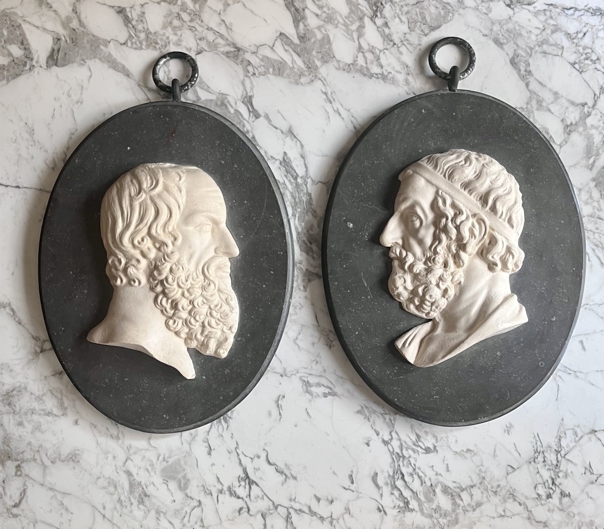 Pair Of Large Plaster And Marble Medallions After Serge Royaux, 20th Century-photo-7