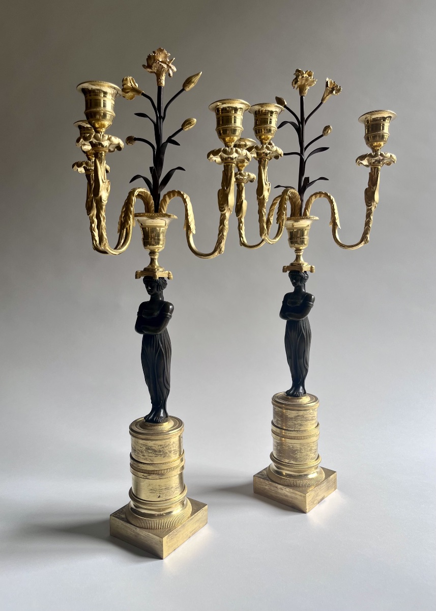 Paire de candélabres Retour d’Egypte aux cariatides en bronze époque Empire (1805-1810)