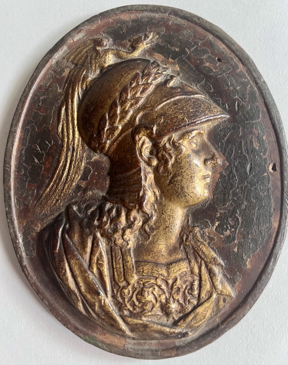 Médaillon ovale en plâtre doré , profil de Minerve/Athena XIXème 