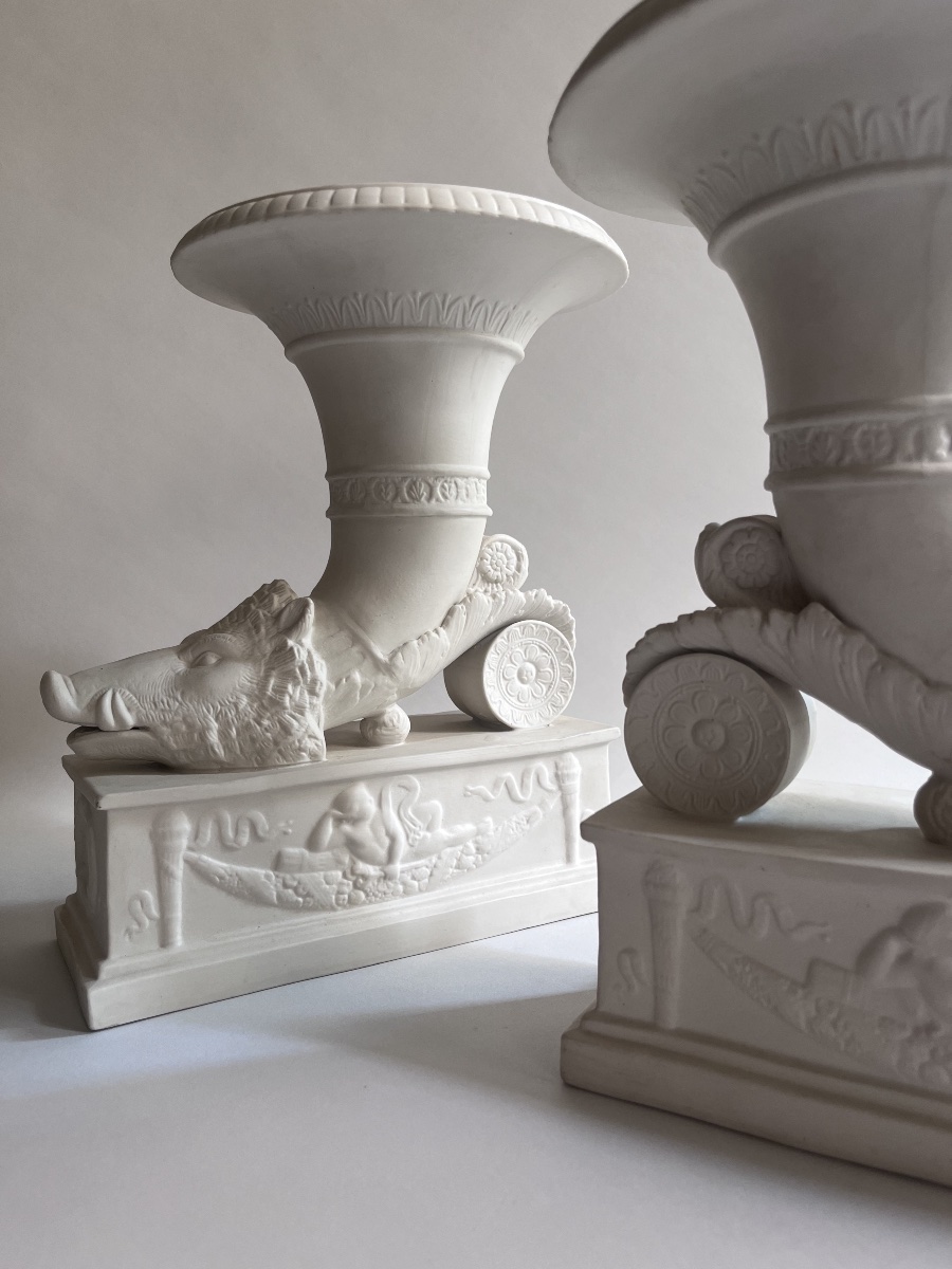 Pair Of Large 19th-century Porcelain Bisque Rhytons With Boar Heads -photo-3
