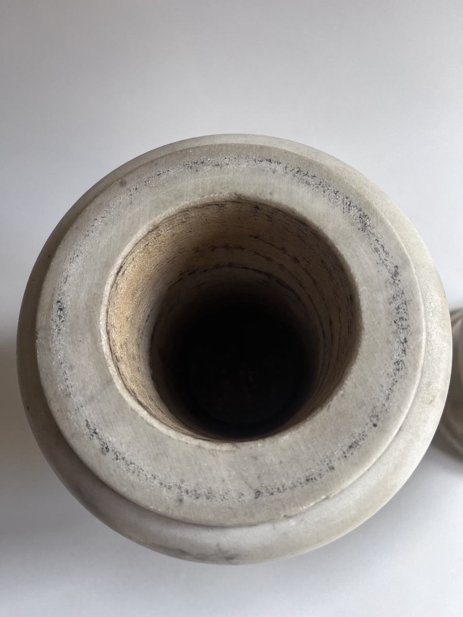 Paire de vases balustres en marbre blanc XVIIIème et monture en bronze doré XIXème-photo-1