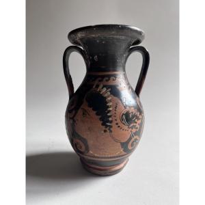 Amphore , vase grec profils de femme, Apulie IV siècle avant JC 