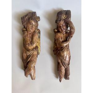 Pair Of Angels In Gilded And Polychrome Carved Wood, 16th Century