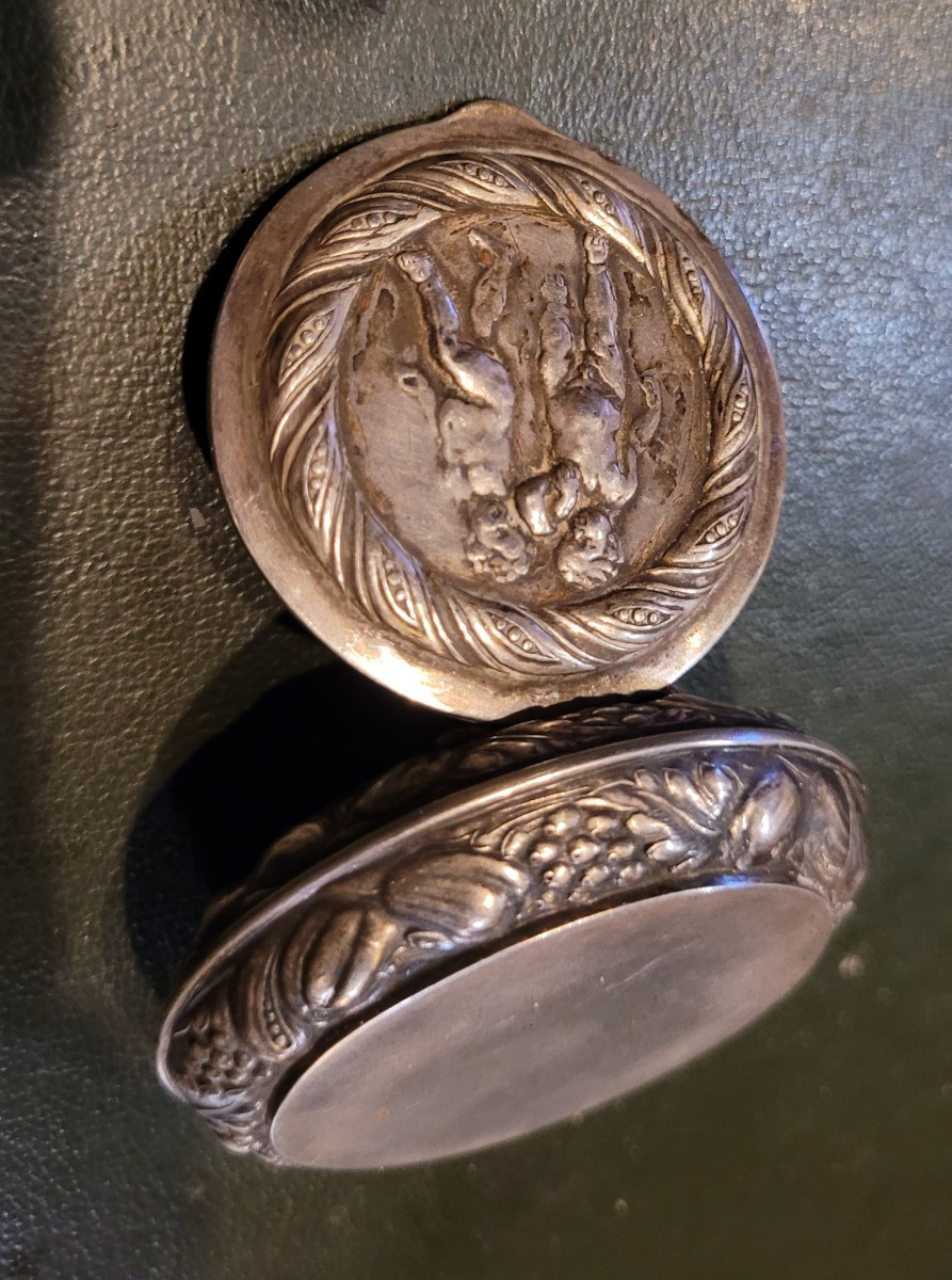 Boite a pilules en argent à décors d anges-photo-3