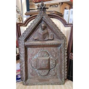 Reliquaire de saint Gondulphe en forme de pignon de châsse