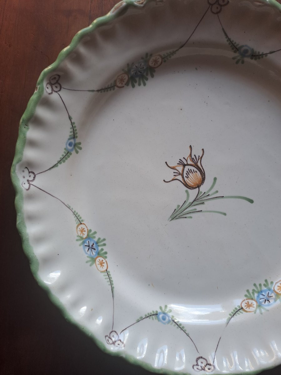 Earthenware Plate From Sainte Foy La Grande, 18th-19th Century -photo-3
