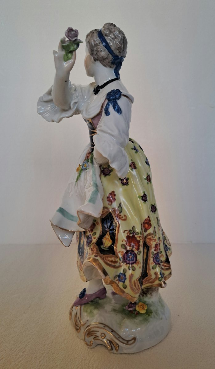 "young Shepherdess Dancing" Porcelain Figurine By Samson -photo-2