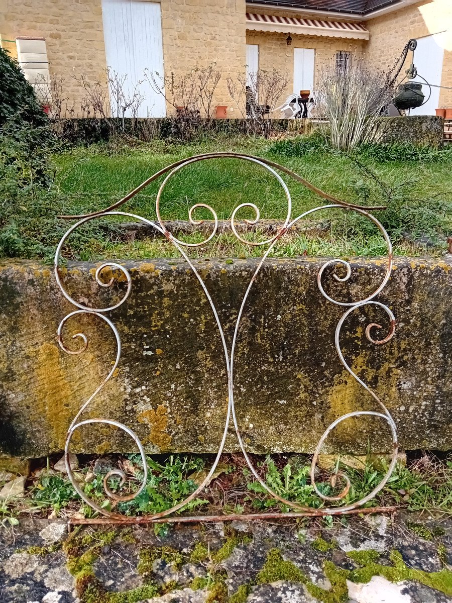 Wrought Iron Element, 19 Eme Grid
