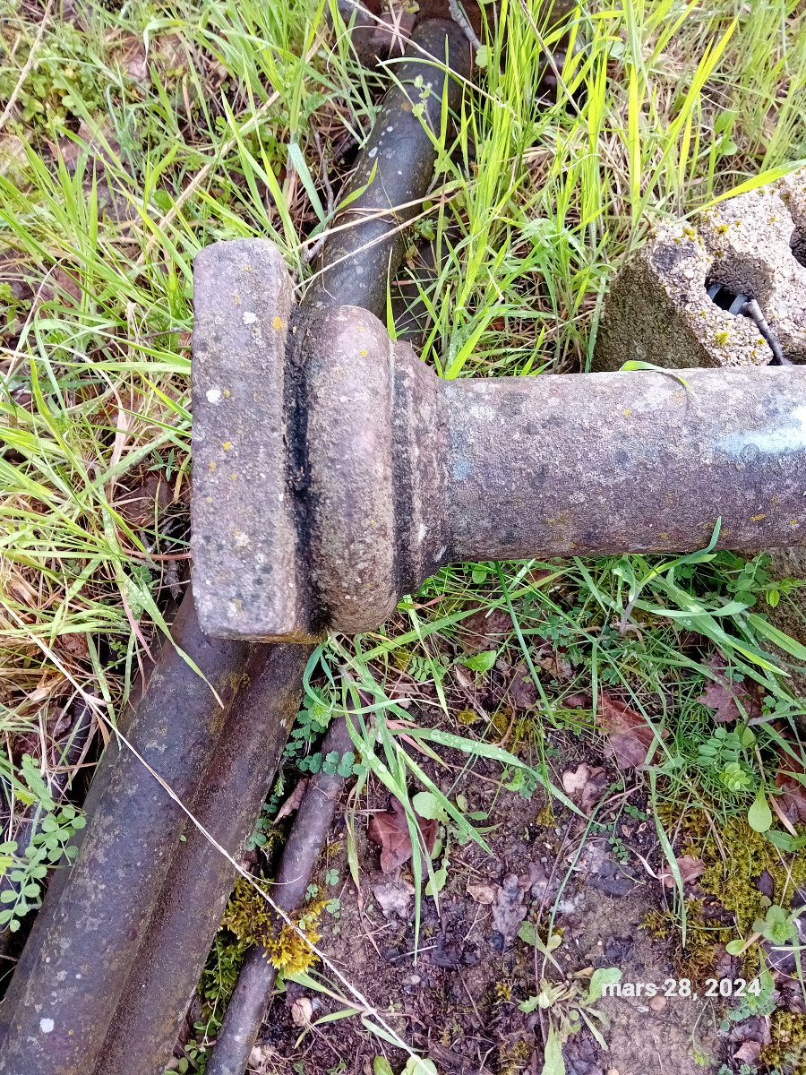 Old Cast Iron Post-photo-3