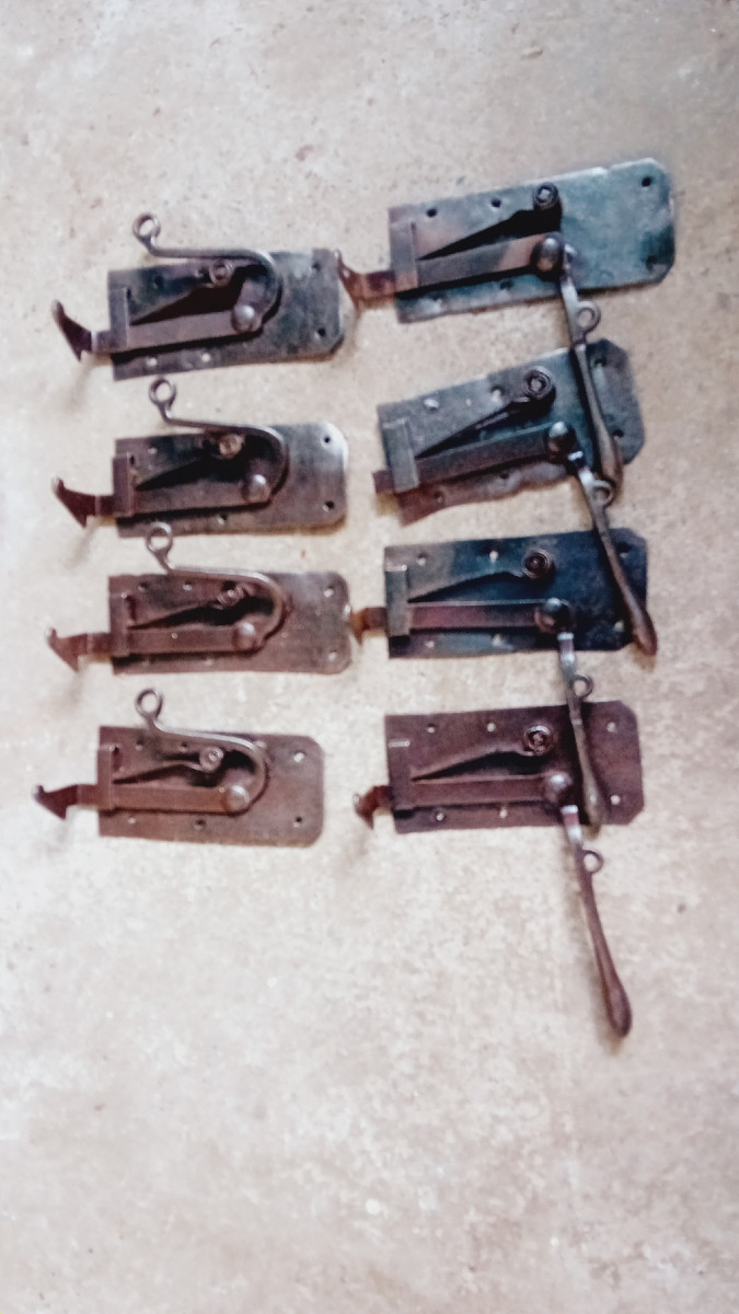 4 Upper And Lower Shutter Locks From The 18th Century-photo-2