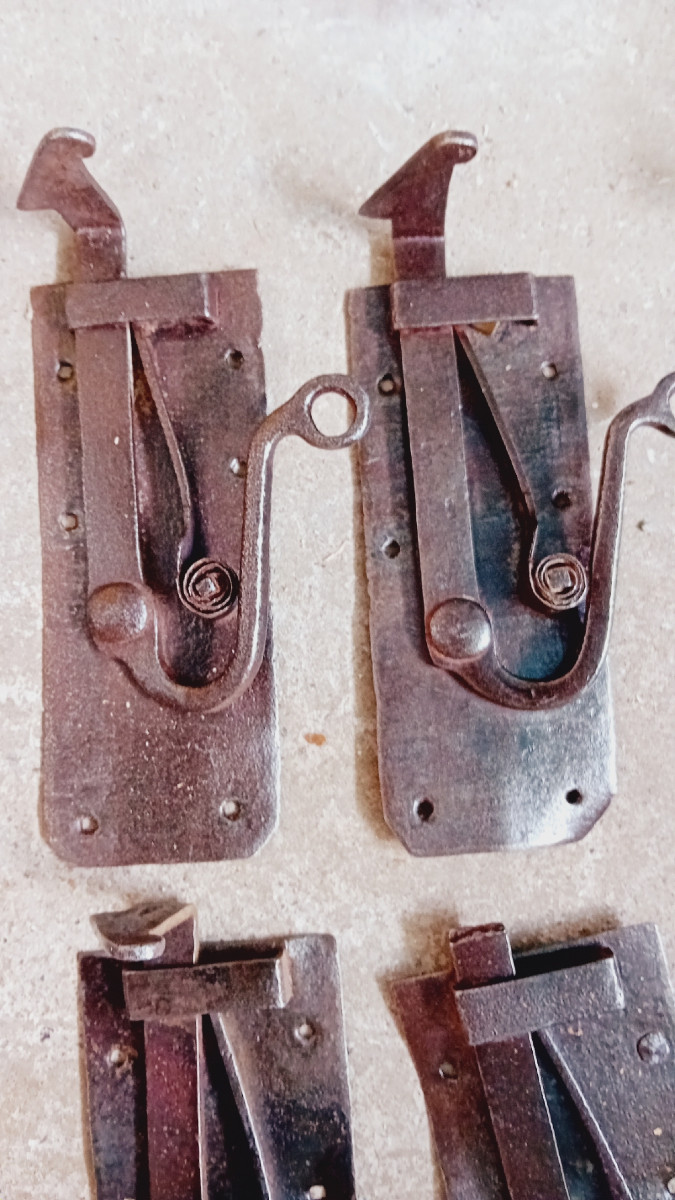 4 Upper And Lower Shutter Locks From The 18th Century-photo-3