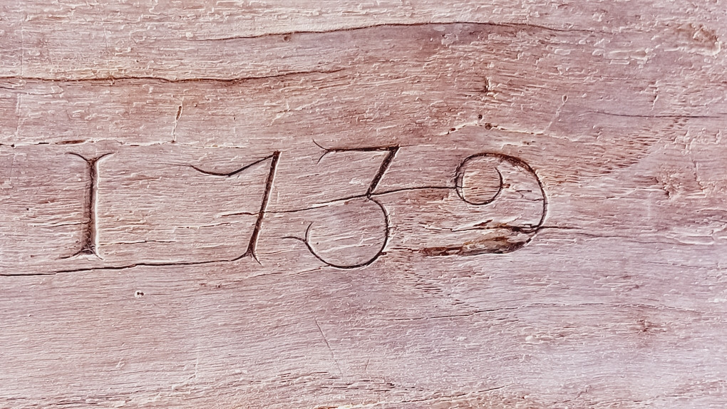 Impressive Chest Front Dated 1739 Blond Oak Headboard-photo-1