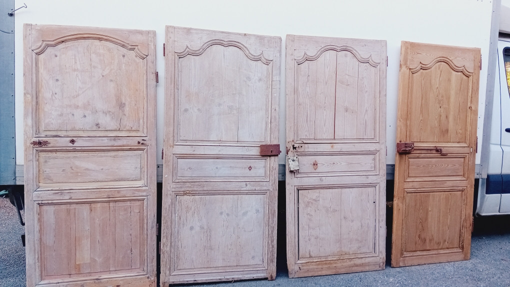 suite de 4 portes en resineux double face , boiserie 18 eme-photo-2