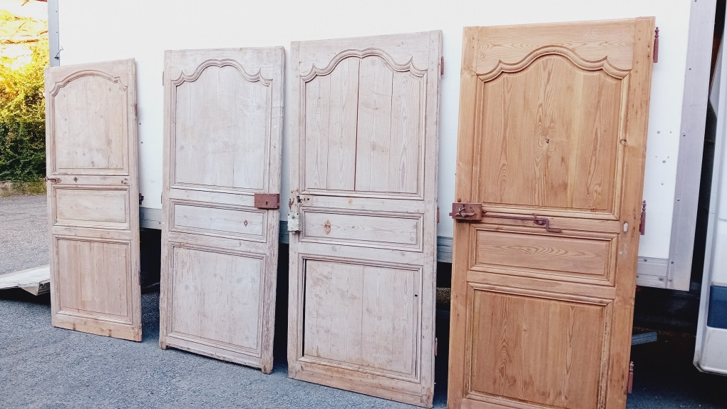suite de 4 portes en resineux double face , boiserie 18 eme-photo-3