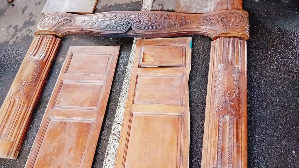 grande cheminée en chêne sculptée, boiserie 18 eme-photo-2