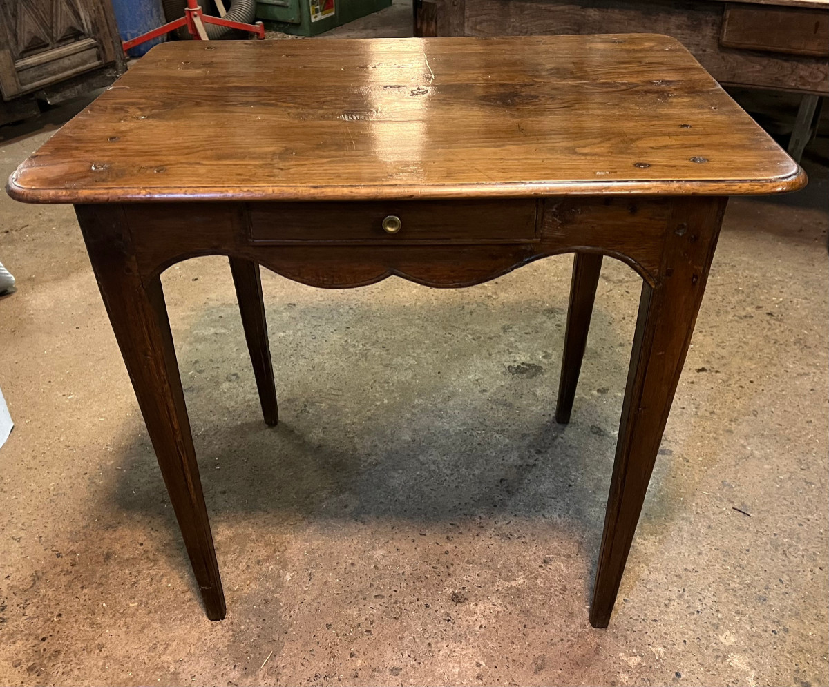 petite table en chêne  transition, table a en cas 4 faces, avec tiroir