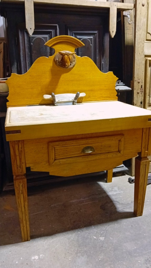 Small Butcher's Or Delicatessen Block Made Of Oak And Beechwood, Dating From The 1950s