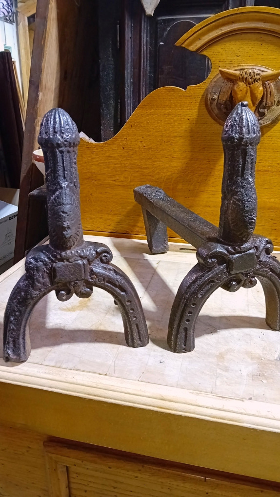 rare paire de chenets haute epoque en fonte, landiers debut 17 eme-photo-8