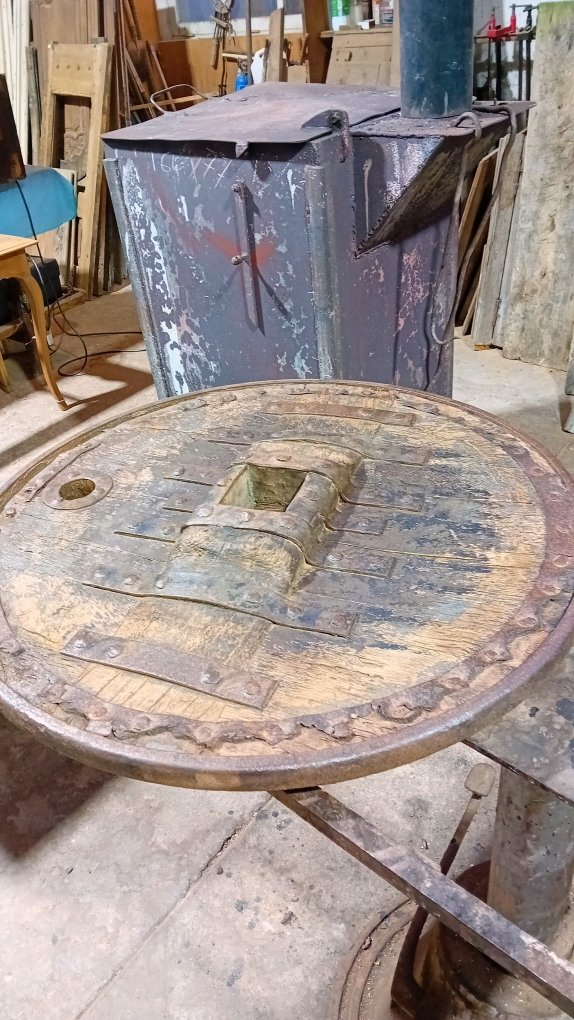 Ancienne roue pleine de tombrel médieval en chêne-photo-3