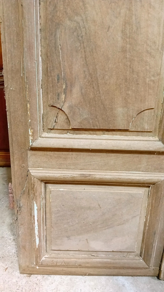 Small Pair Of Walnut Cupboard Doors, 18th Century Woodwork-photo-1