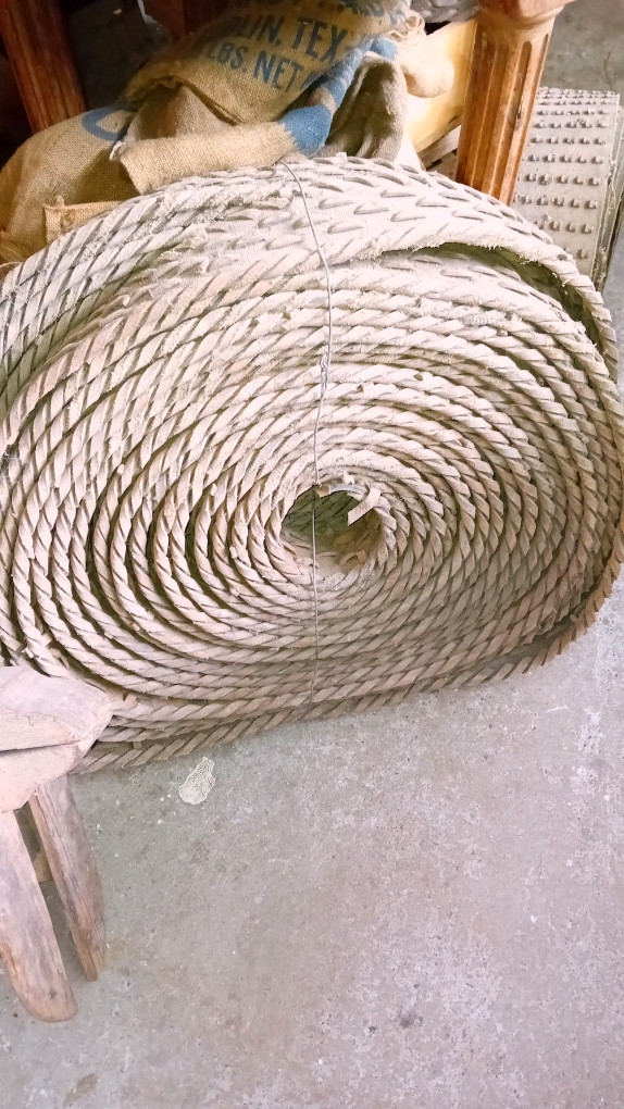 insolite!!! sangle, courroie d'usine  poudrerie   cuir tressé, cadre de tableau , cercles-photo-2