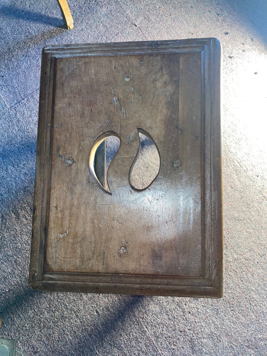 Tabouret en noyer XVIIIe siècle-photo-2