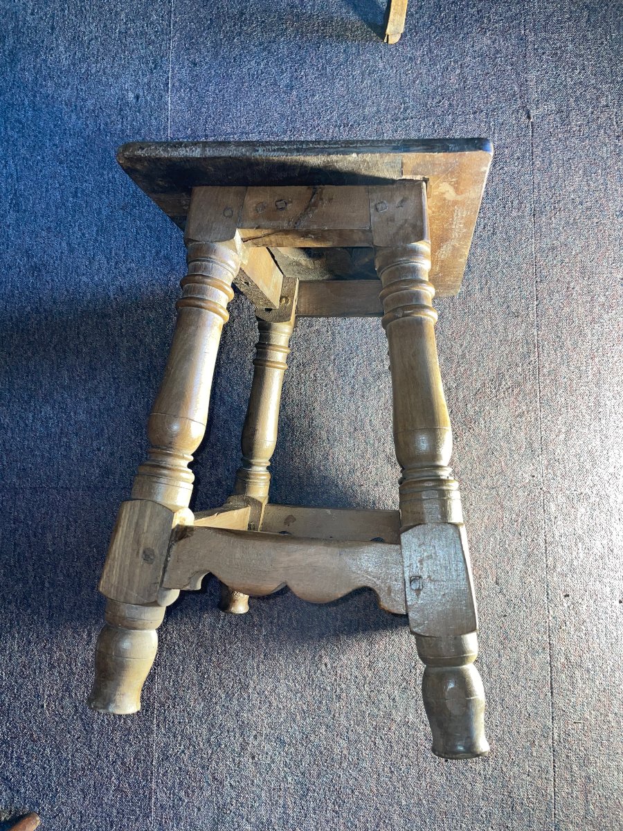 Tabouret en noyer XVIIIe siècle-photo-4