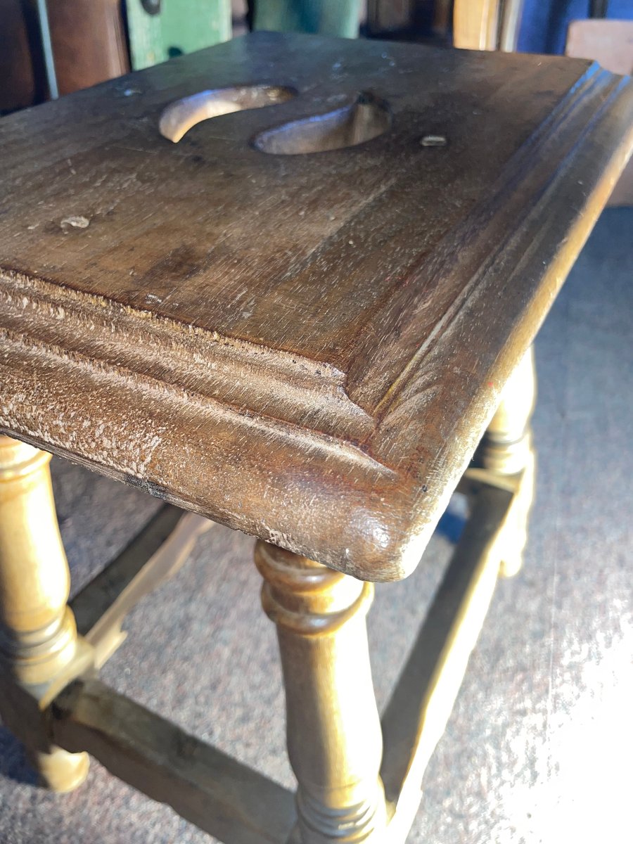 Tabouret en noyer XVIIIe siècle-photo-1