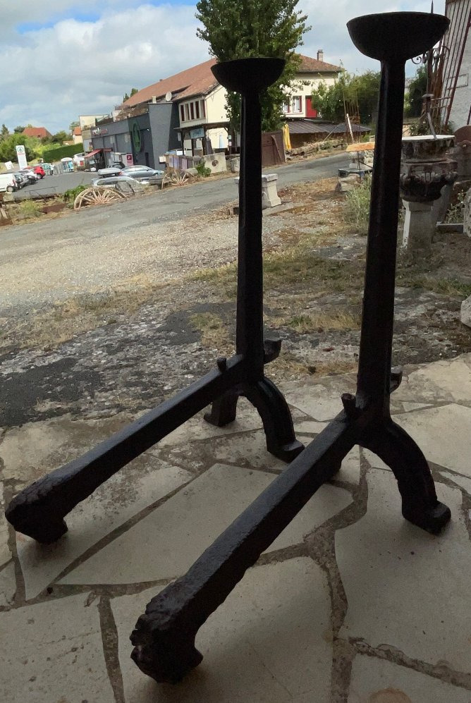 Paire  de  grands  chenets  traditionnel  du  Perigord,  landier  du  17e siècle-photo-2