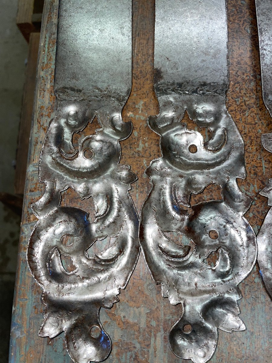 Ferrures  en  fer  forgé  pentures de petites portes  decor style renaissance-photo-4