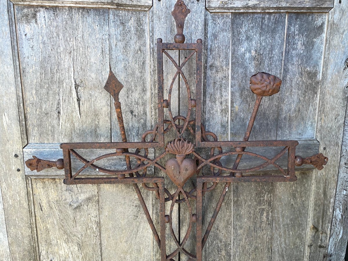 Croix ancienne en fer forgé-photo-2