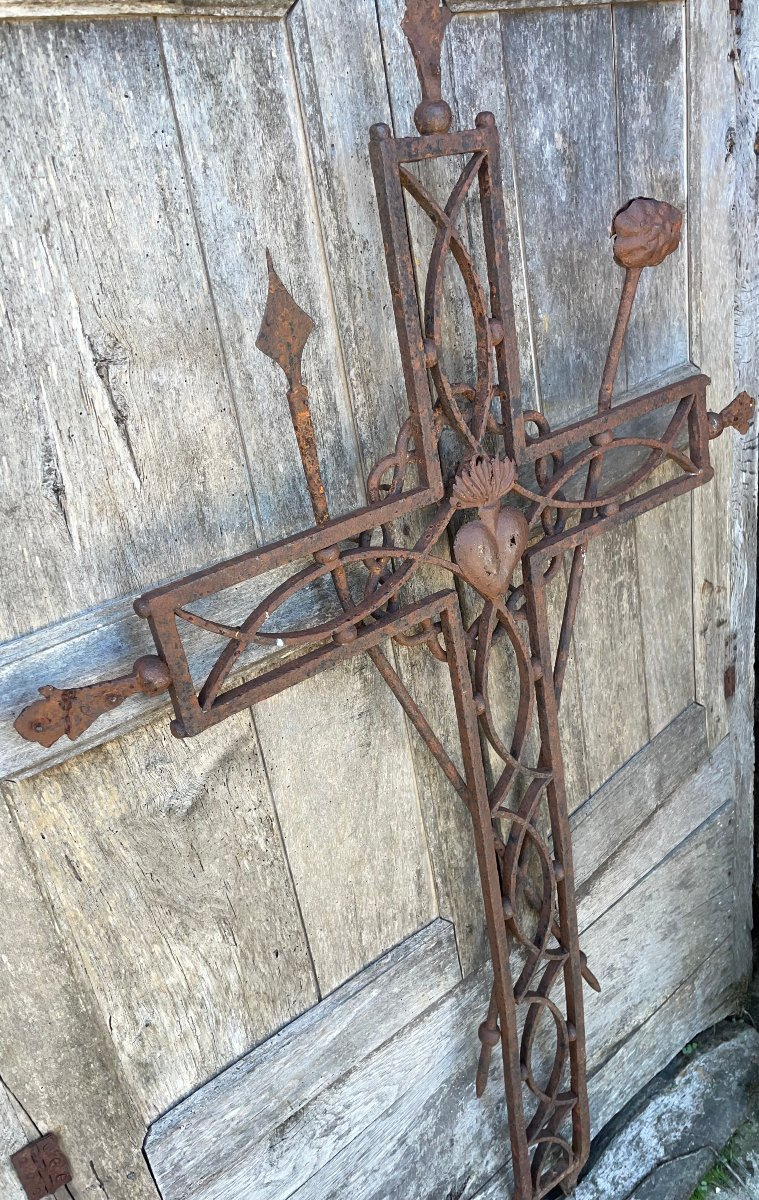 Croix ancienne en fer forgé-photo-1