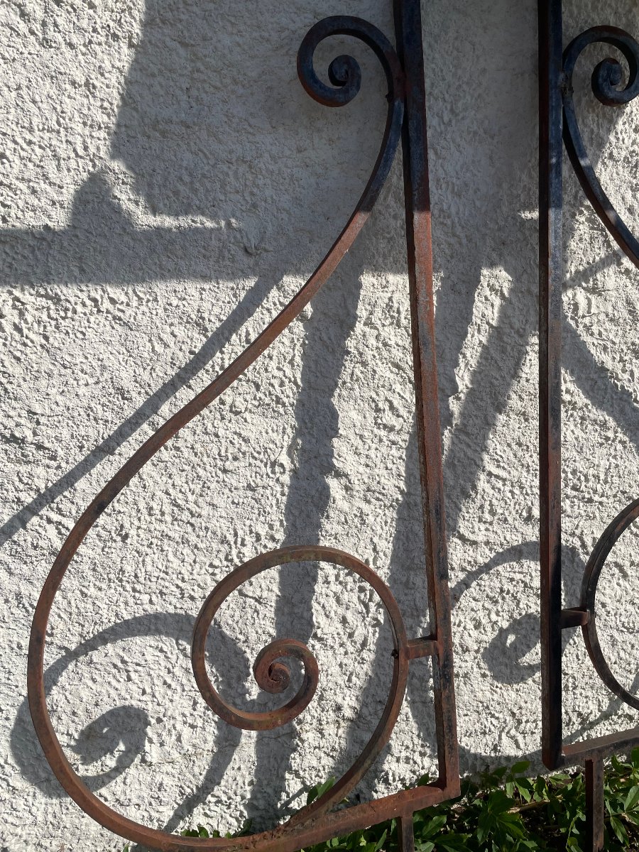 Pair Of Large Wrought-iron Gallows -photo-4