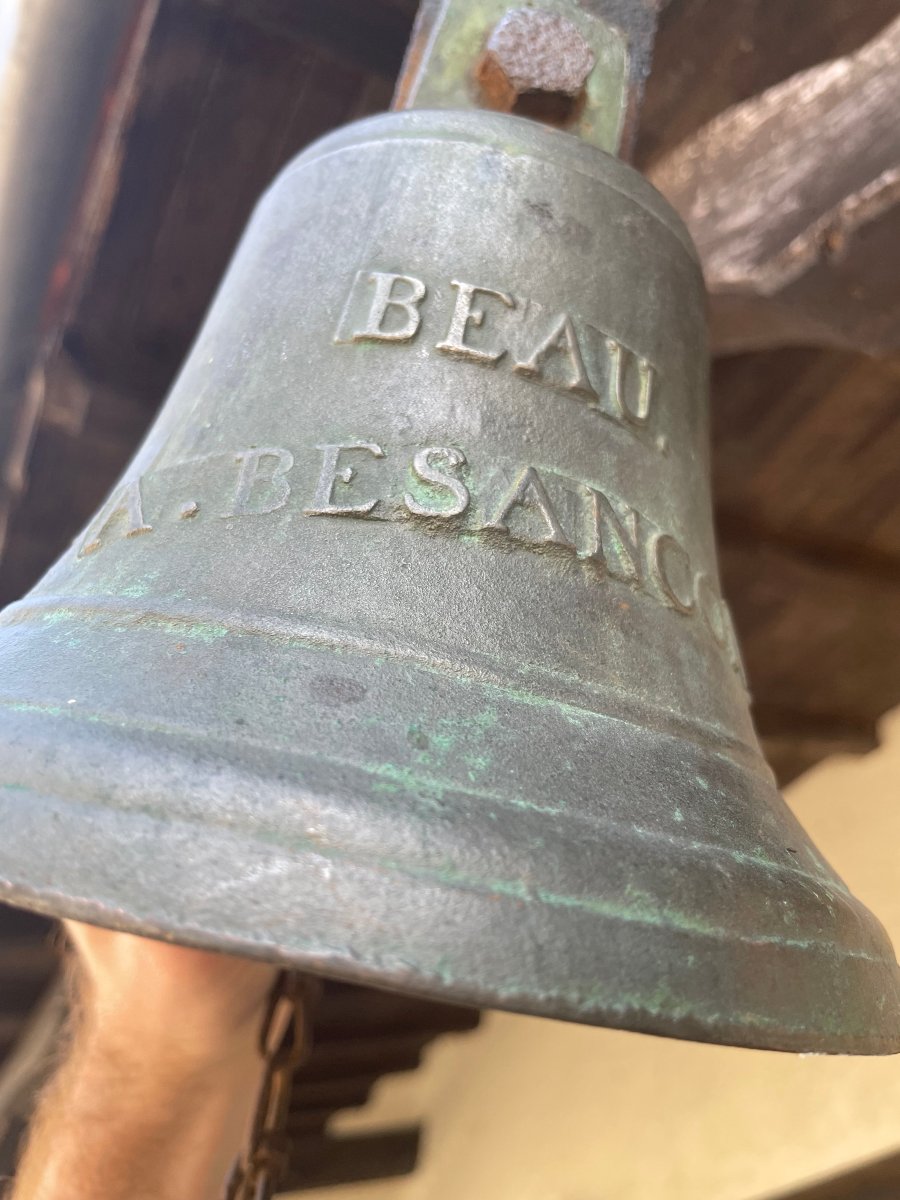 Cloche ancienne fondeur BEAU Besançon avec chainette 19 eme