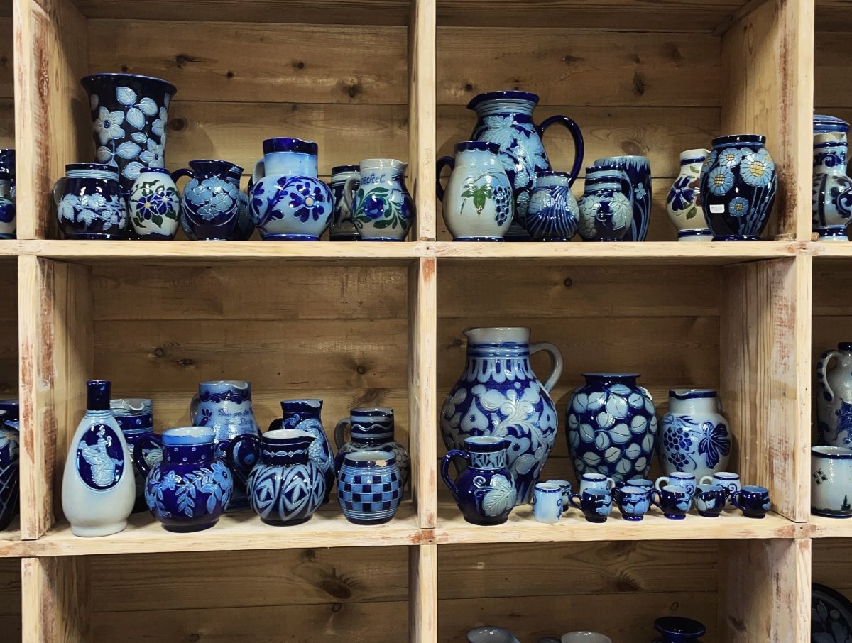 importante   Collection  de  Grès  d'Alsace 19 eme  -  20 eme poterie soufflenheim