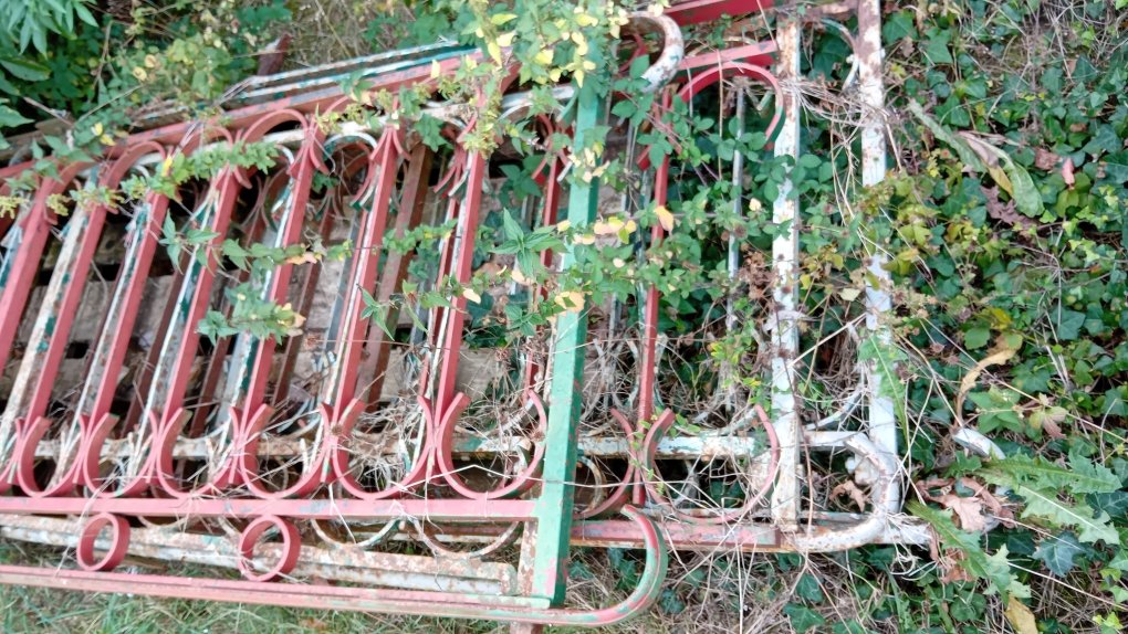 22 ML de grille , garde fou , en fer forgé XIX  eme, rembardes de ponts