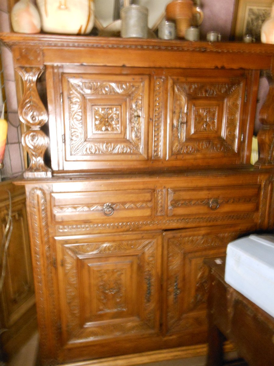 Hispano Flemish Cabinet End Of XVIth Century In Yew, Sideboard In 2 Sections