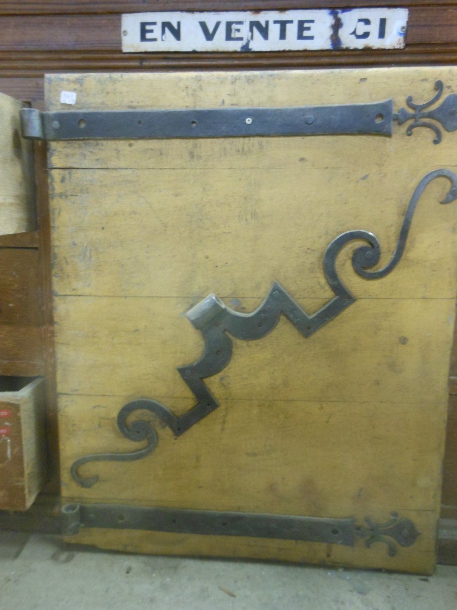 Rare Set Of Wrought Iron Hinges XVII Eme