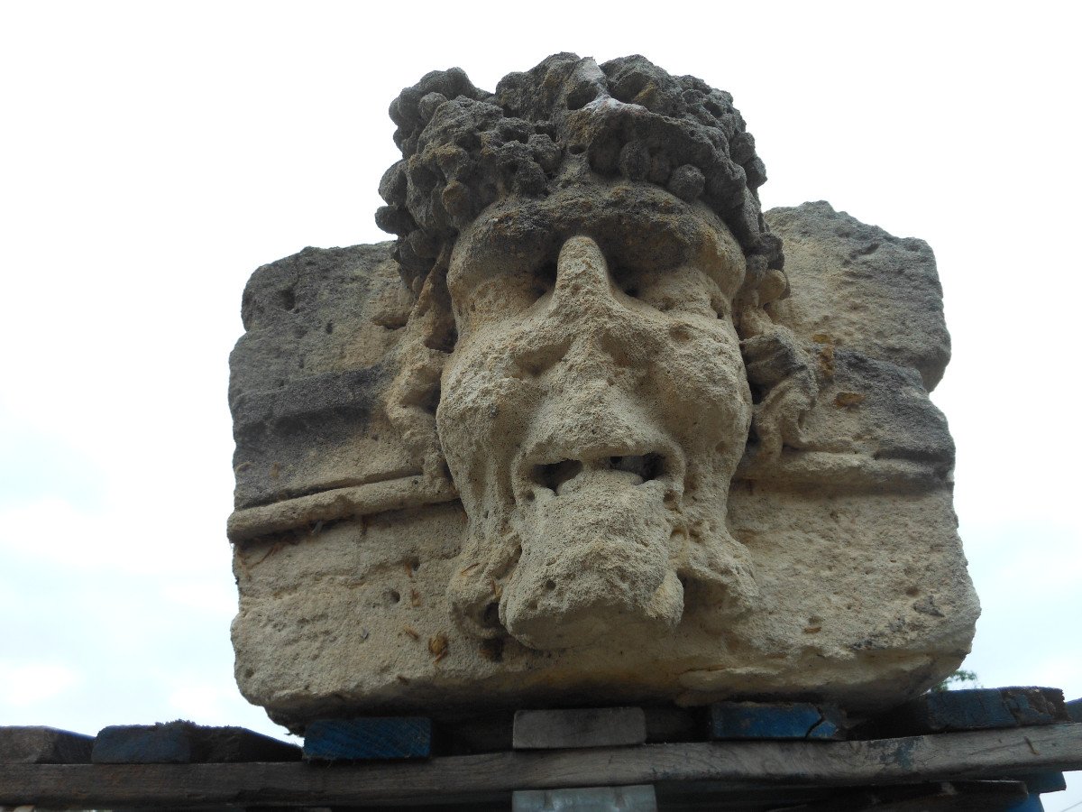 Grotesque,bacchus, Tête De Fontaine , Gueuloir, Clef De Voute Sculpture Pierre Calcaire, crachoir