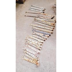 More Than 20 Pairs Of 18th Century Shutter Hinges, Wrought Iron, Heart Decor