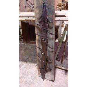 imposante defense en fer forgé  du 17 eme siecle , large etripe chats