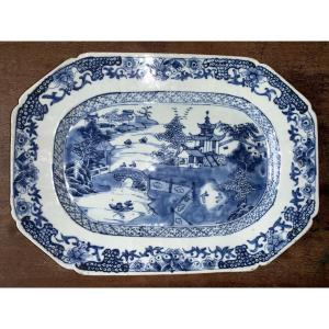 Plat chinois rectangulaire en Porcelaine bleu et blanc Du XVIIIème Siècle