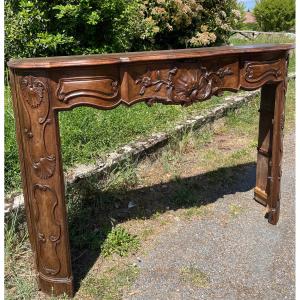 belle et bonne cheminée regence 18 eme, boiserie en noyer