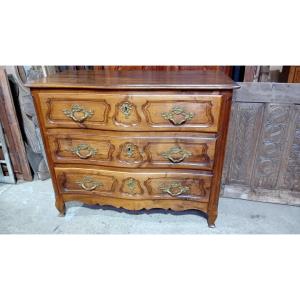 Large Transitional Dresser In Perfect Condition