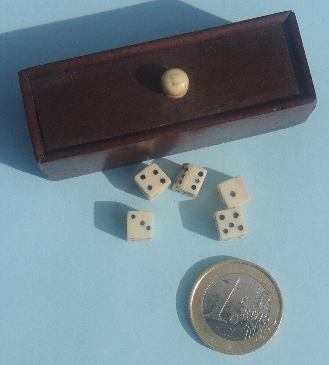 Coffret Ancien XIXe Boite à Jeu De Dés Miniature Pour Poupées Bois Enfant-photo-3