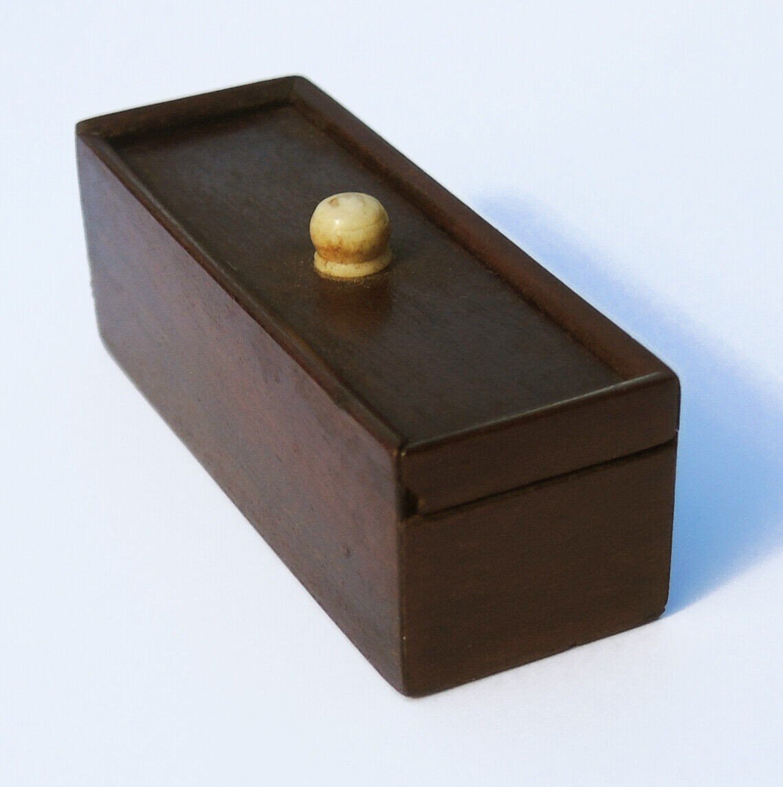 Coffret Ancien XIXe Boite à Jeu De Dés Miniature Pour Poupées Bois Enfant-photo-1
