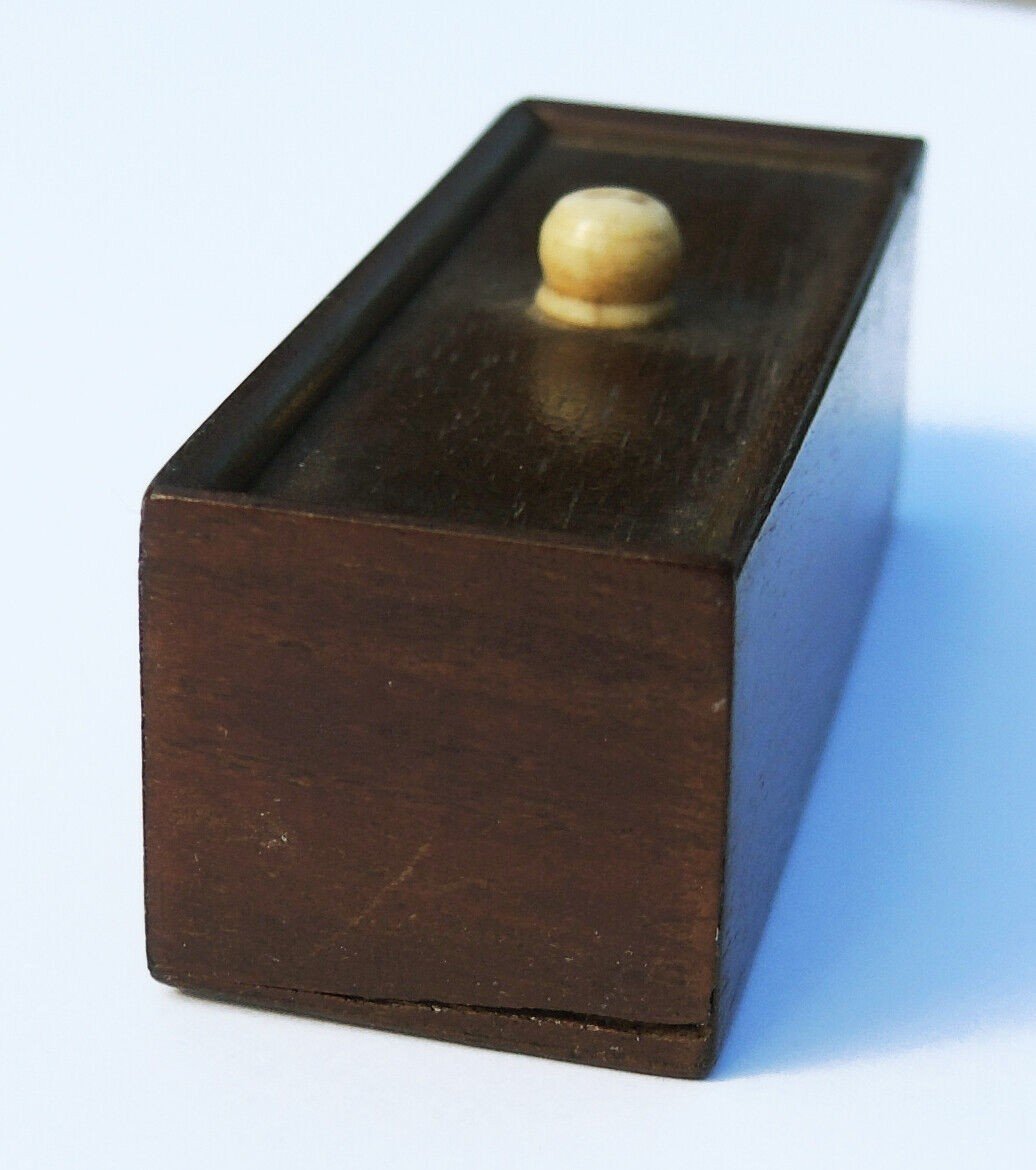 Coffret Ancien XIXe Boite à Jeu De Dés Miniature Pour Poupées Bois Enfant-photo-2