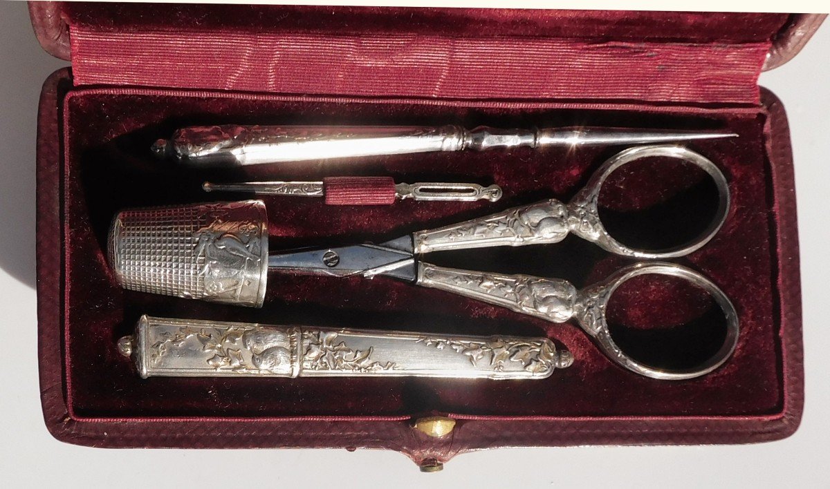 Sewing Kit In Sterling Silver Late 19th Century Early 20th Art Nouveau Birds-photo-2