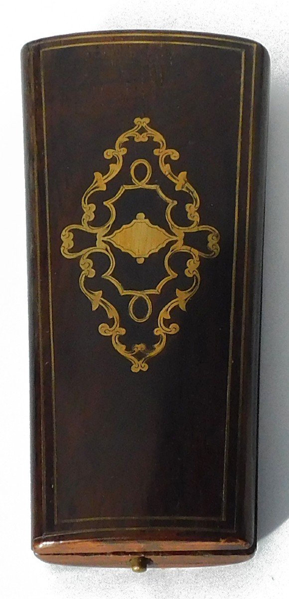 Nécessaire De Couture Acier Façon Damasquiné Ciseaux étui Aiguille Dé à Coudre XIXe Siècle-photo-2