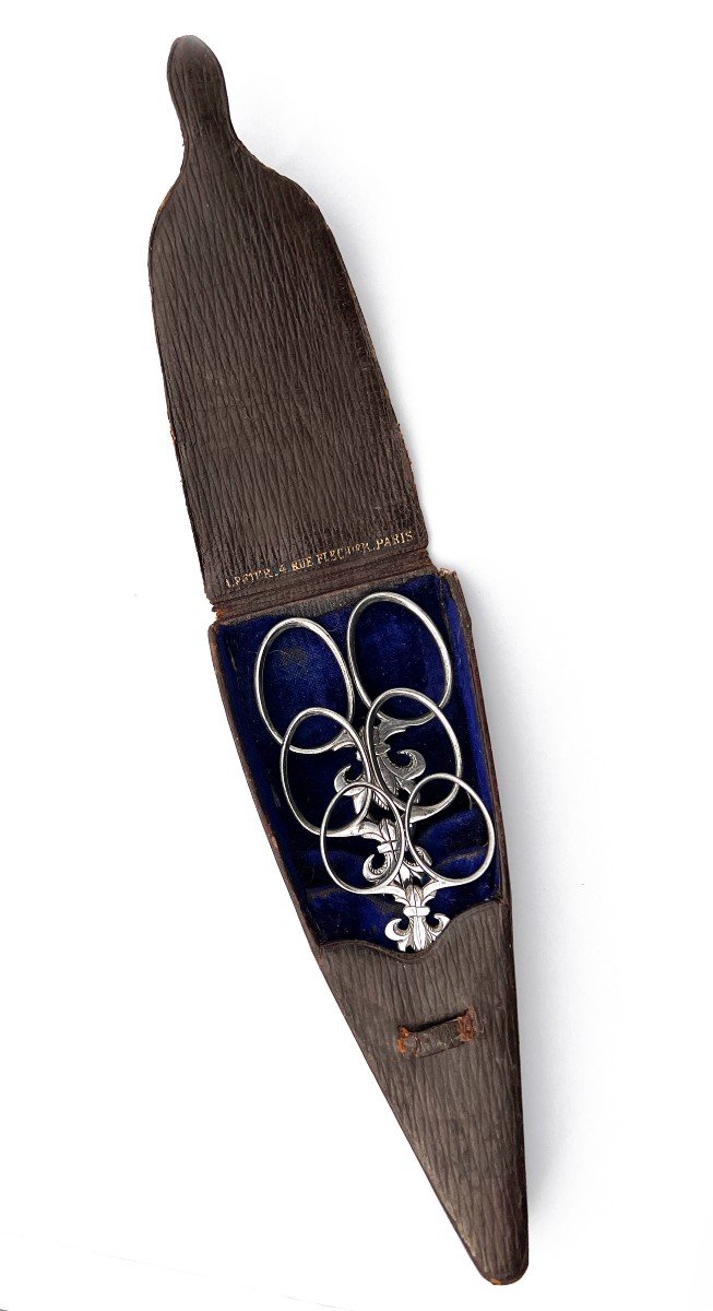 Box Of Three Pairs Of Steel Linen Embroidery Scissors Signed Peter Late 19th Early 20th Century-photo-3